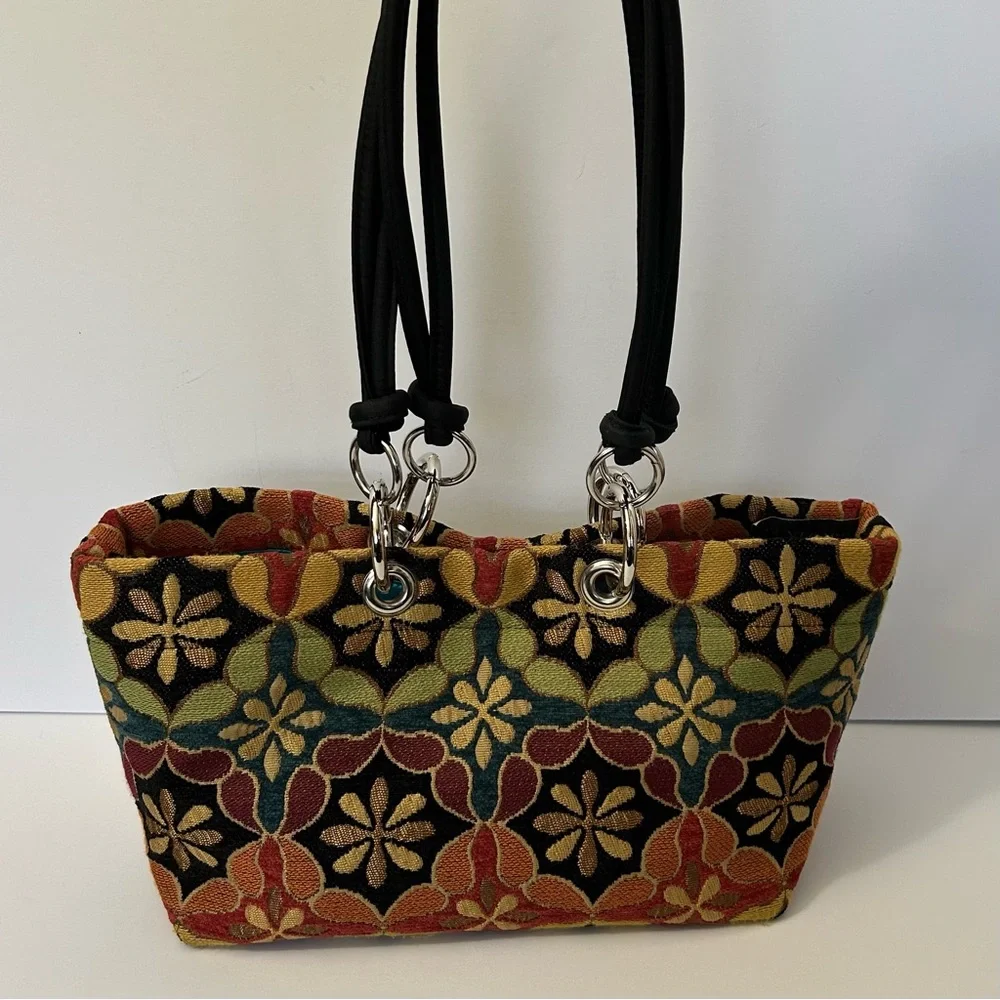 Penelope Pike Place Market - Floral Patterned Tapestry Shoulder Bag - Multicolor